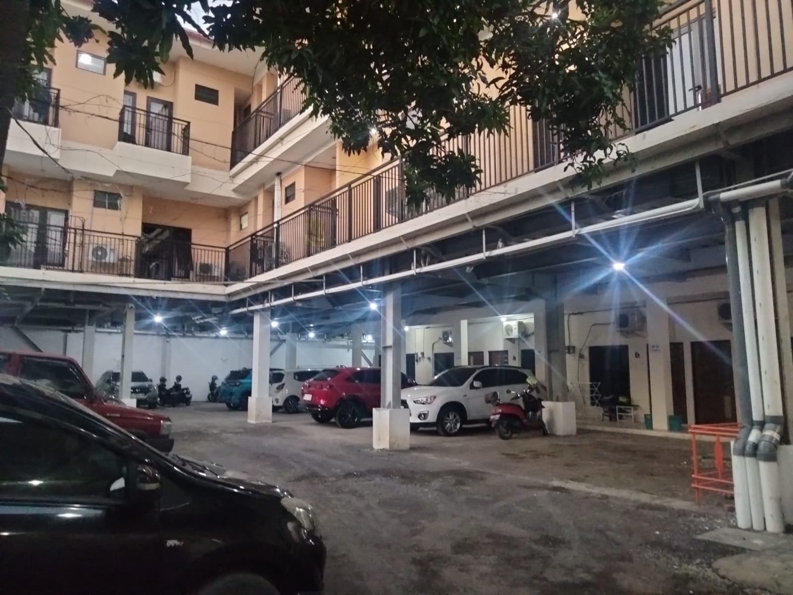 Oemah Kost Laksmi Surabaya
